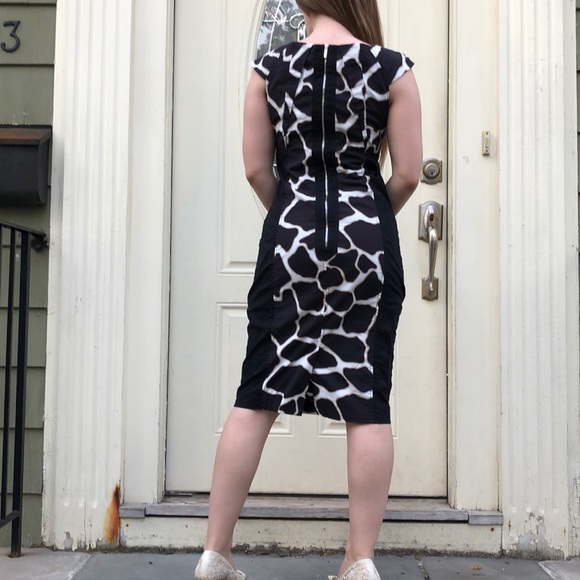 Karen Millen giraffe print cap sleeve sheath dress - Picture 3 of 7